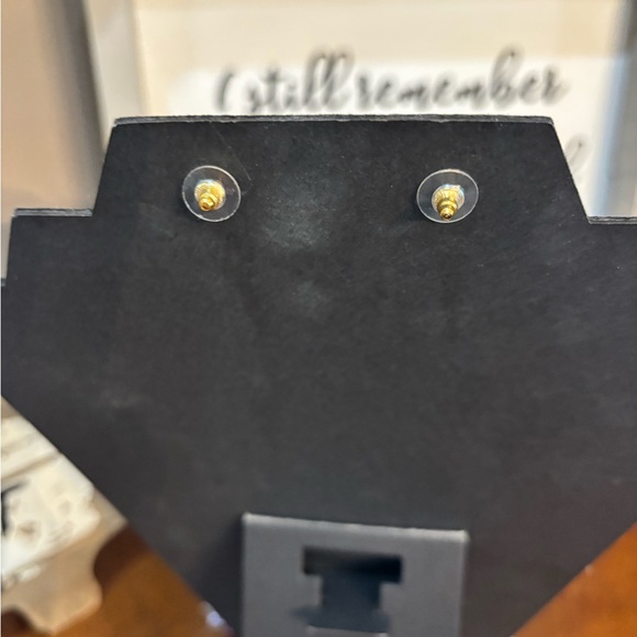 Versace authentic gold tone, Medusa hoop pierced earrings - Picture 6 of 8